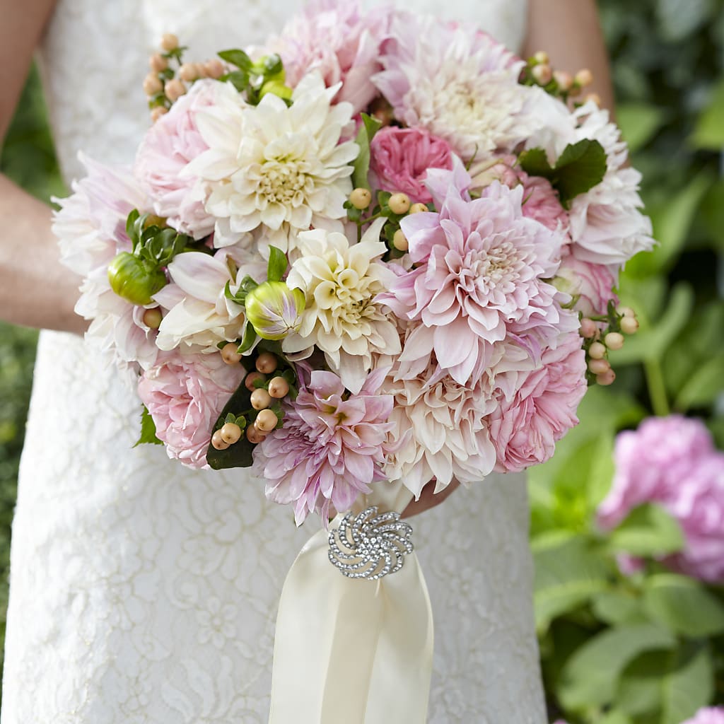 Heart's Promise Bouquet – Mossholders Floral, Arvada CO