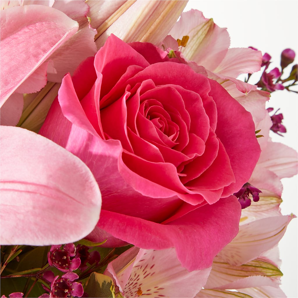 Lucky in Love Bouquet –  Mossholders Floral, Arvada CO